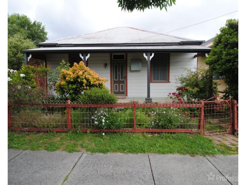 35 Read Avenue, Lithgow NSW 2790