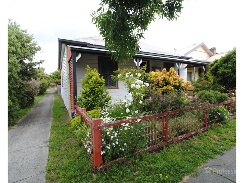 35 Read Avenue, Lithgow NSW 2790