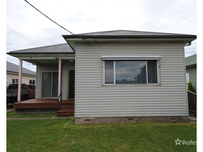 11 Rifle Parade, Lithgow NSW 2790