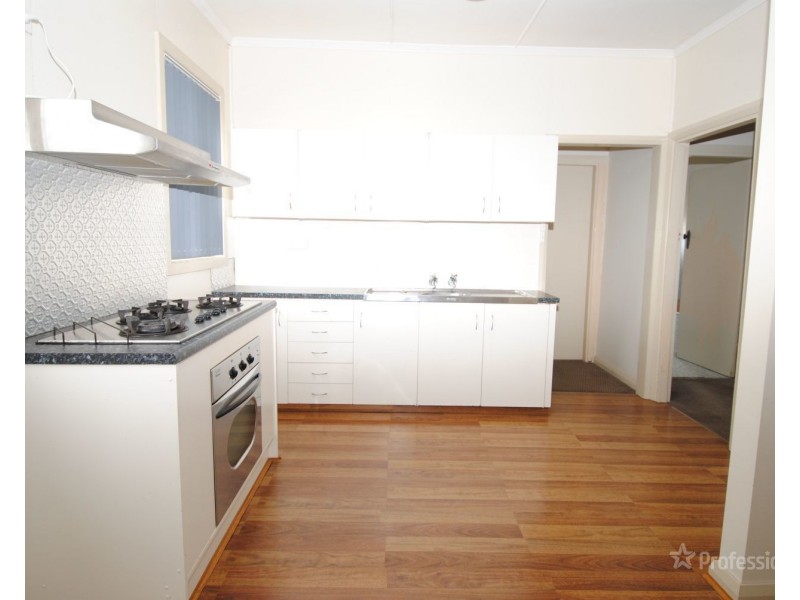 11 Rifle Parade, Lithgow NSW 2790