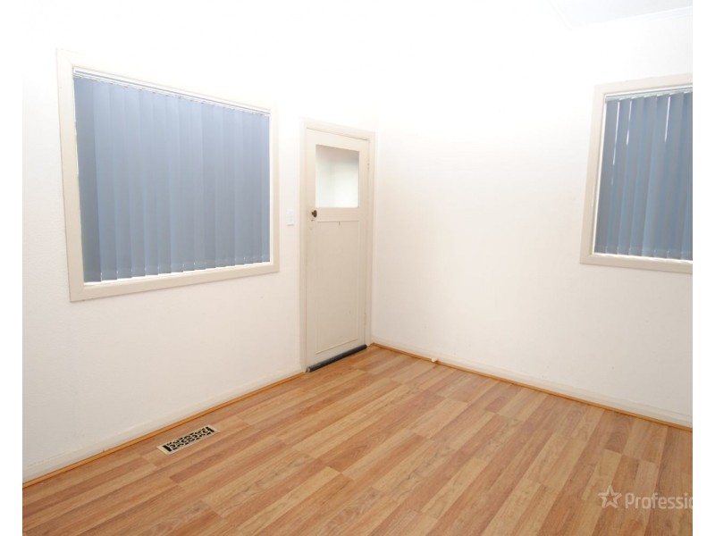 11 Rifle Parade, Lithgow NSW 2790