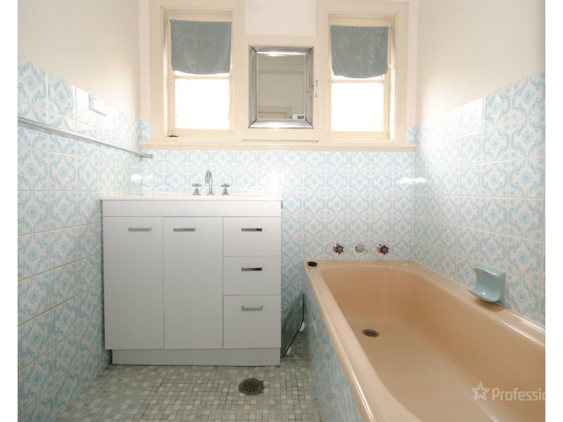 11 Rifle Parade, Lithgow NSW 2790