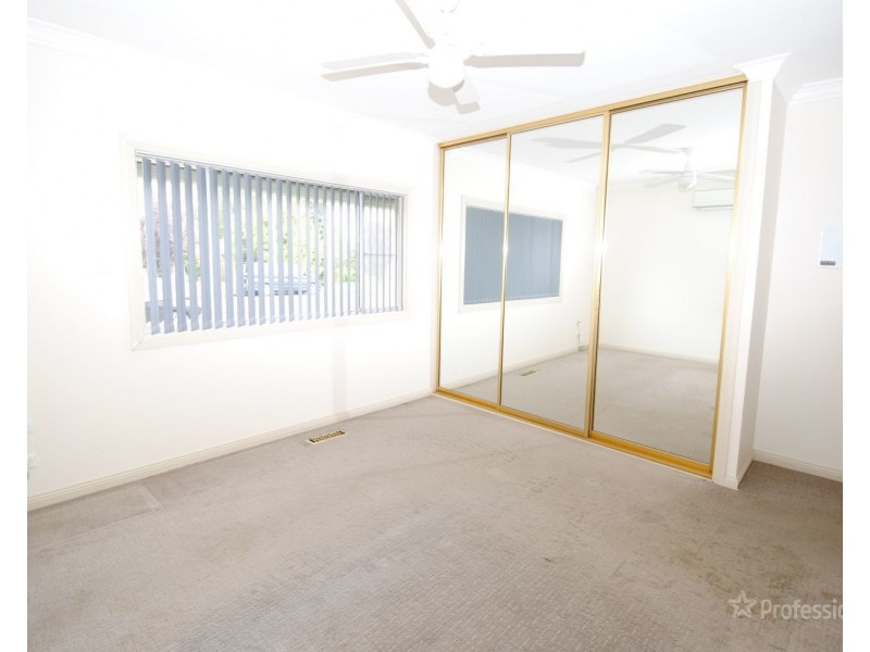 11 Rifle Parade, Lithgow NSW 2790