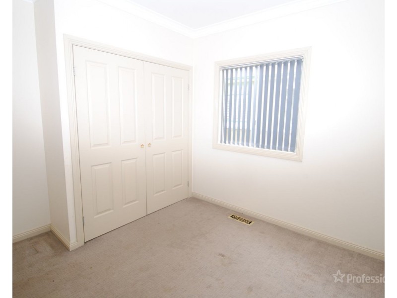 11 Rifle Parade, Lithgow NSW 2790