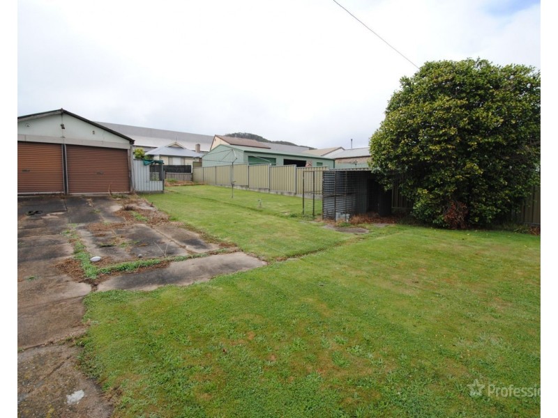11 Rifle Parade, Lithgow NSW 2790