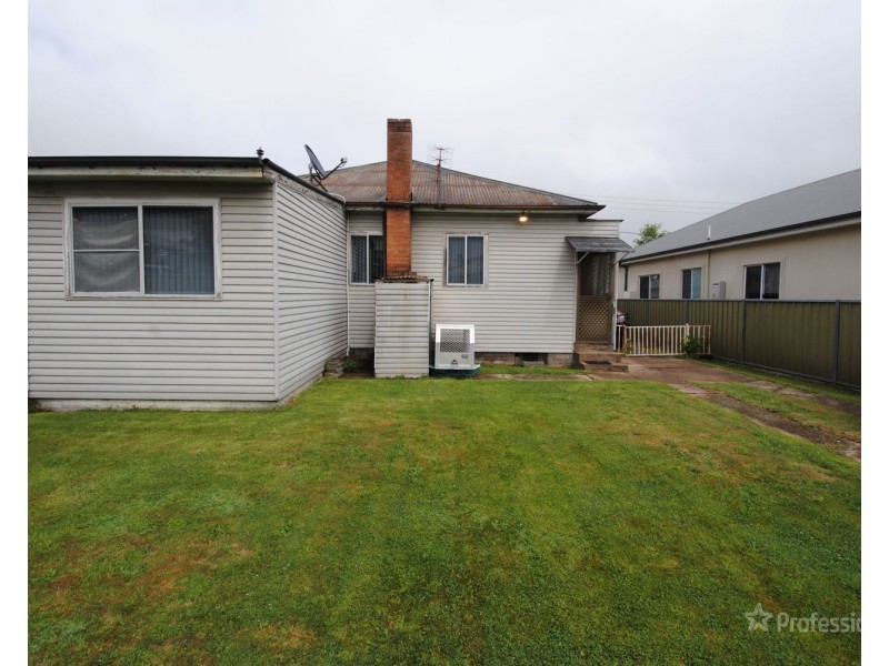 11 Rifle Parade, Lithgow NSW 2790