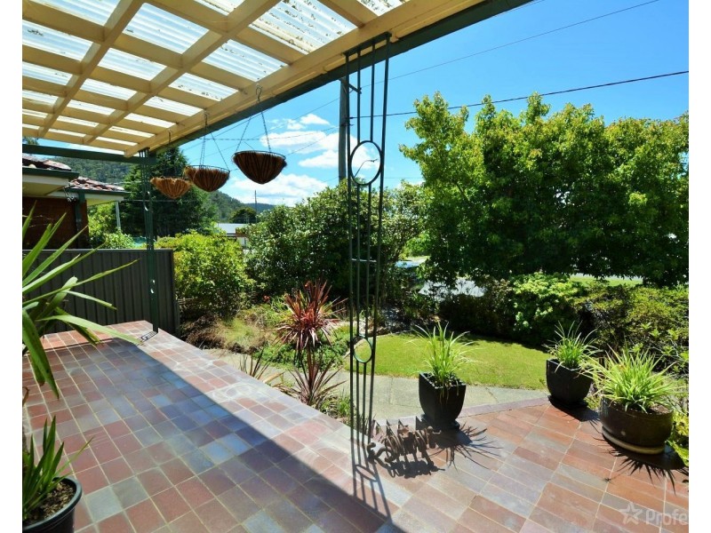 64 Enfield Avenue, Lithgow NSW 2790