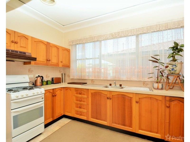 64 Enfield Avenue, Lithgow NSW 2790