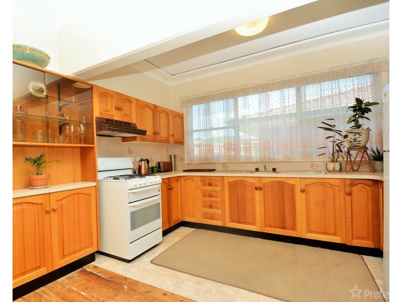 64 Enfield Avenue, Lithgow NSW 2790