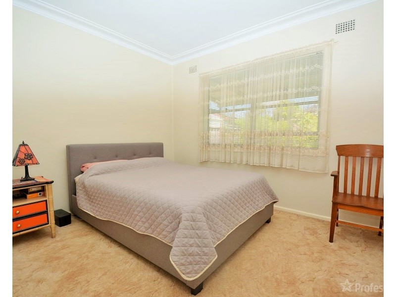 64 Enfield Avenue, Lithgow NSW 2790