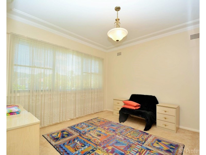 64 Enfield Avenue, Lithgow NSW 2790
