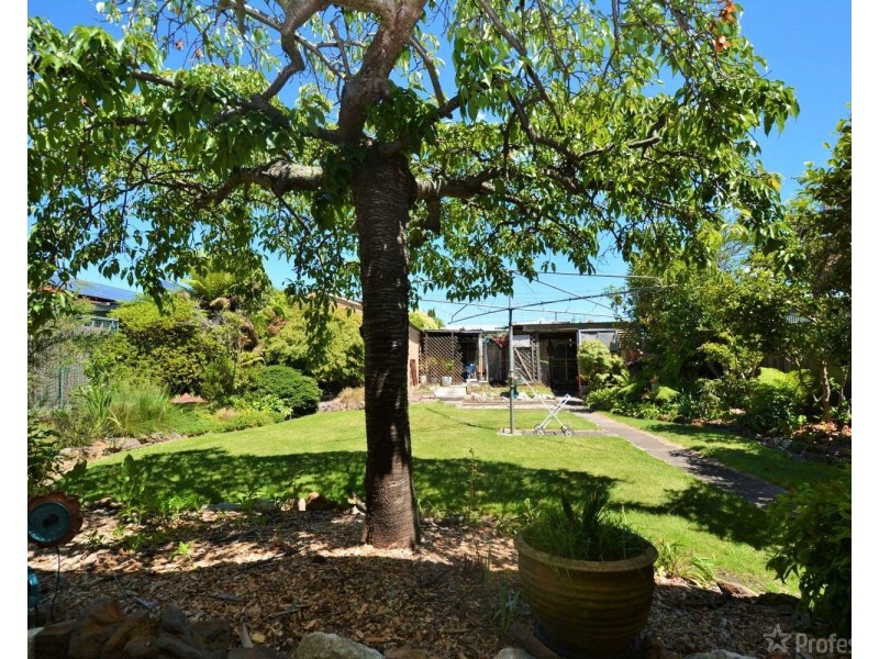 64 Enfield Avenue, Lithgow NSW 2790