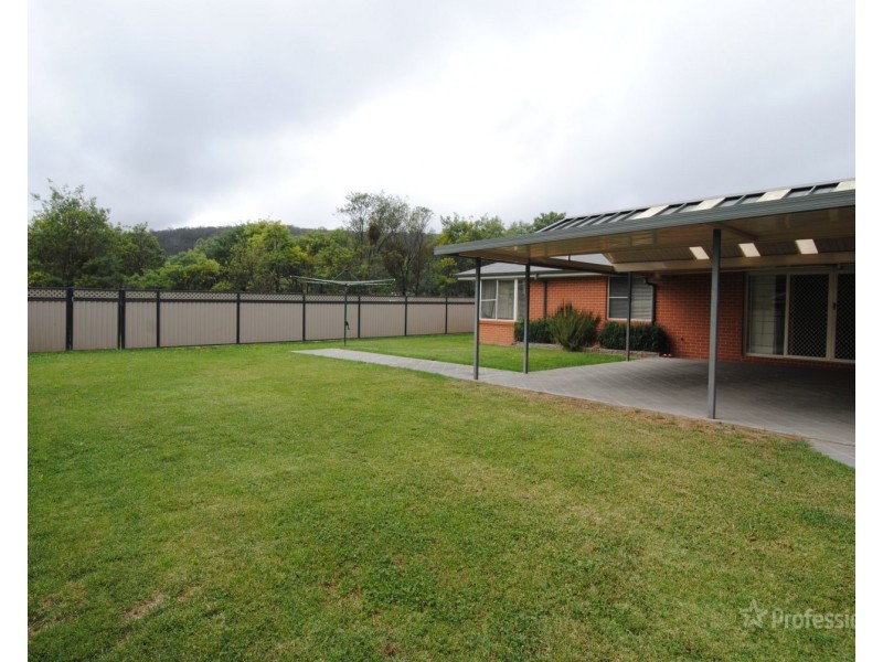 14 Thornley Close, Lithgow NSW 2790