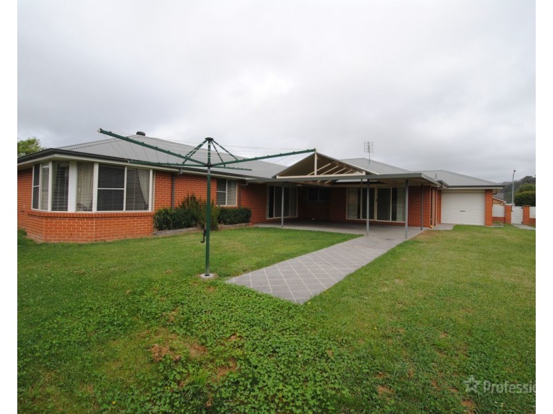 14 Thornley Close, Lithgow NSW 2790