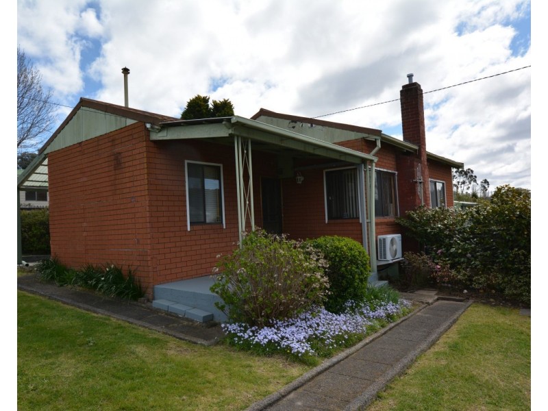 60 Outer Crescent, Lithgow NSW 2790