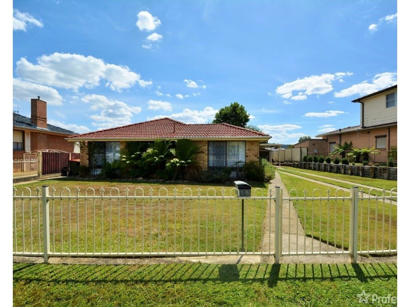 18 Rifle Parade, Lithgow NSW 2790