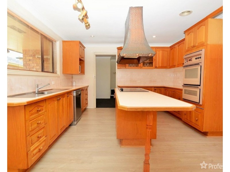 18 Rifle Parade, Lithgow NSW 2790