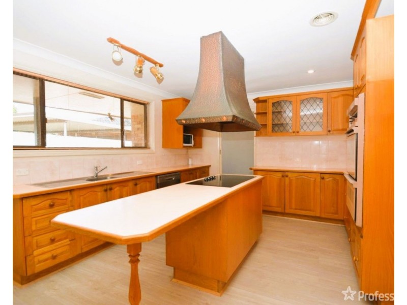 18 Rifle Parade, Lithgow NSW 2790