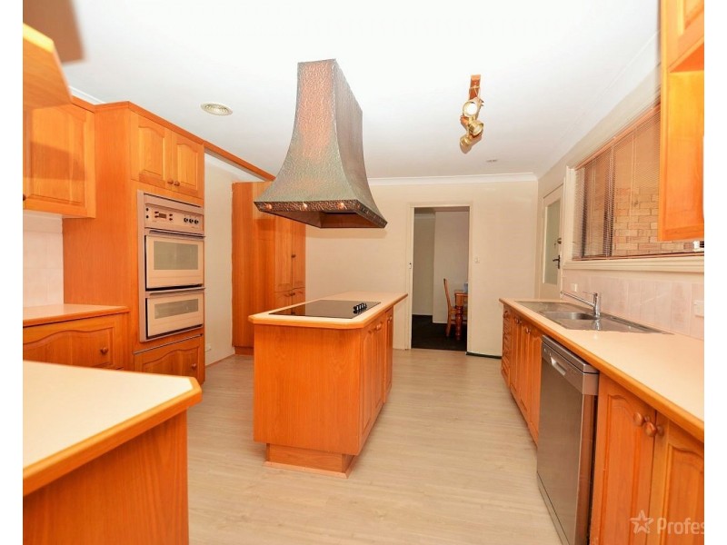 18 Rifle Parade, Lithgow NSW 2790