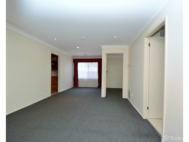 18 Rifle Parade, Lithgow NSW 2790