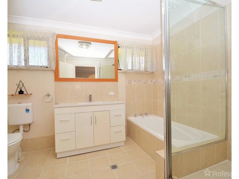 18 Rifle Parade, Lithgow NSW 2790