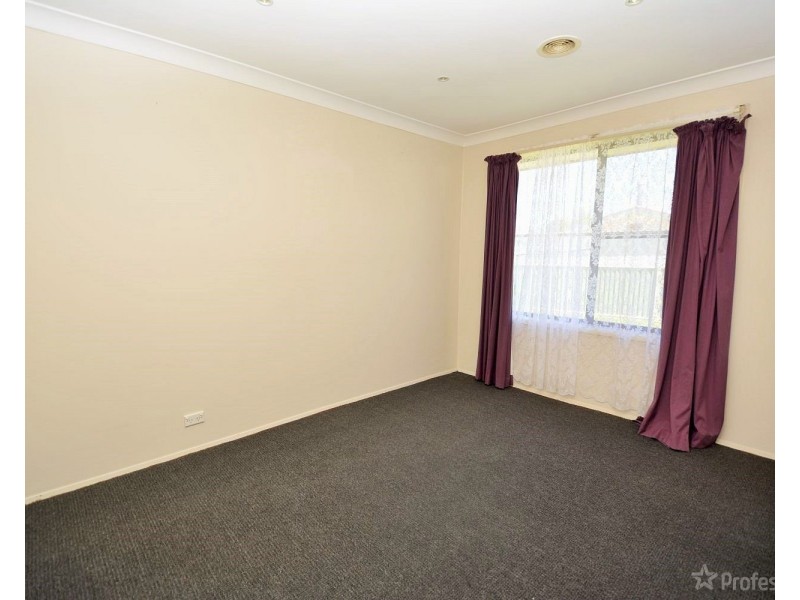 18 Rifle Parade, Lithgow NSW 2790
