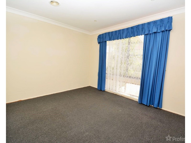 18 Rifle Parade, Lithgow NSW 2790