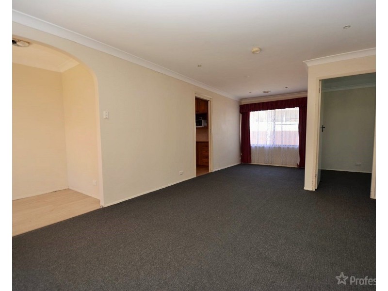 18 Rifle Parade, Lithgow NSW 2790