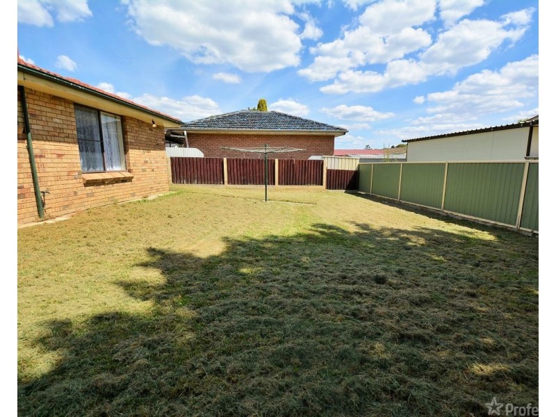 18 Rifle Parade, Lithgow NSW 2790