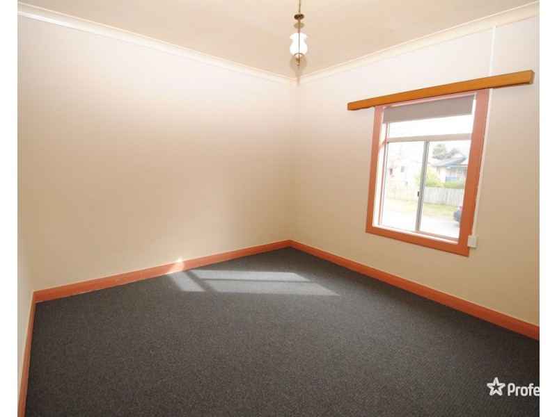 2 The Circle, Lithgow NSW 2790