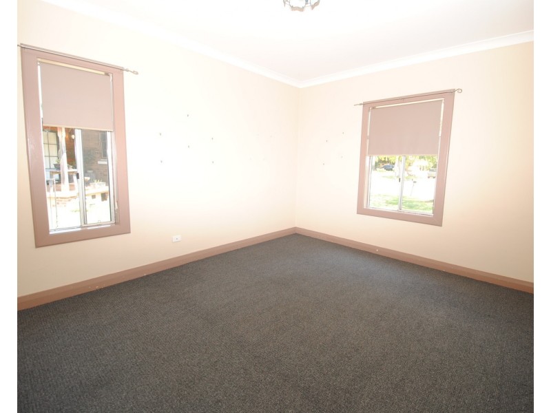 2 The Circle, Lithgow NSW 2790