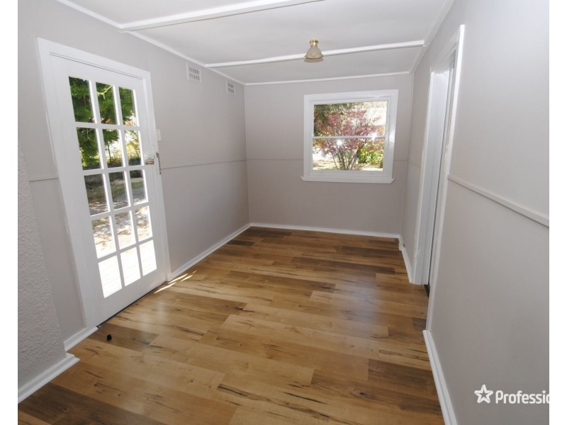 11 Lonepine Avenue, Lithgow NSW 2790