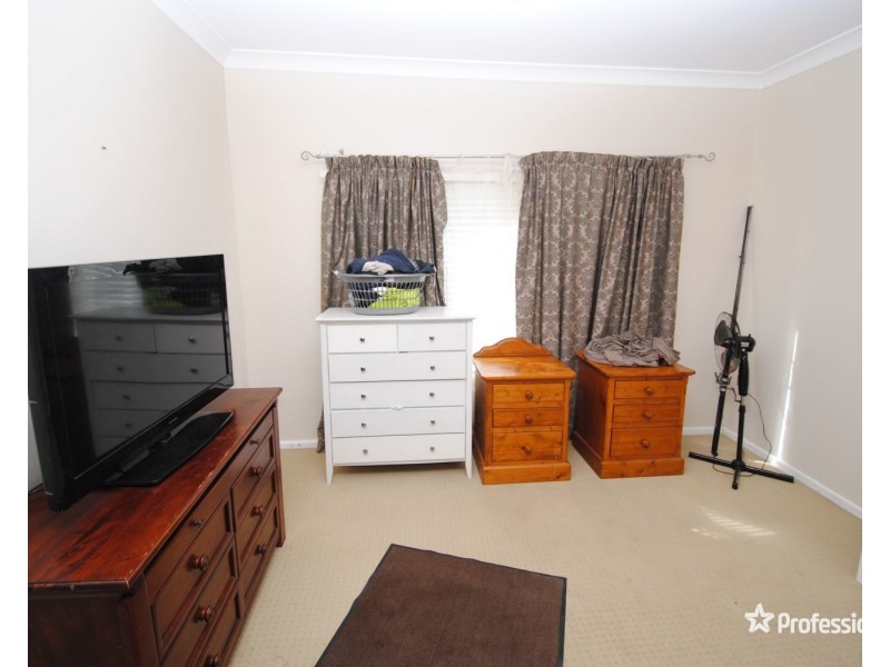 27 Hume Avenue, Wallerawang NSW 2845