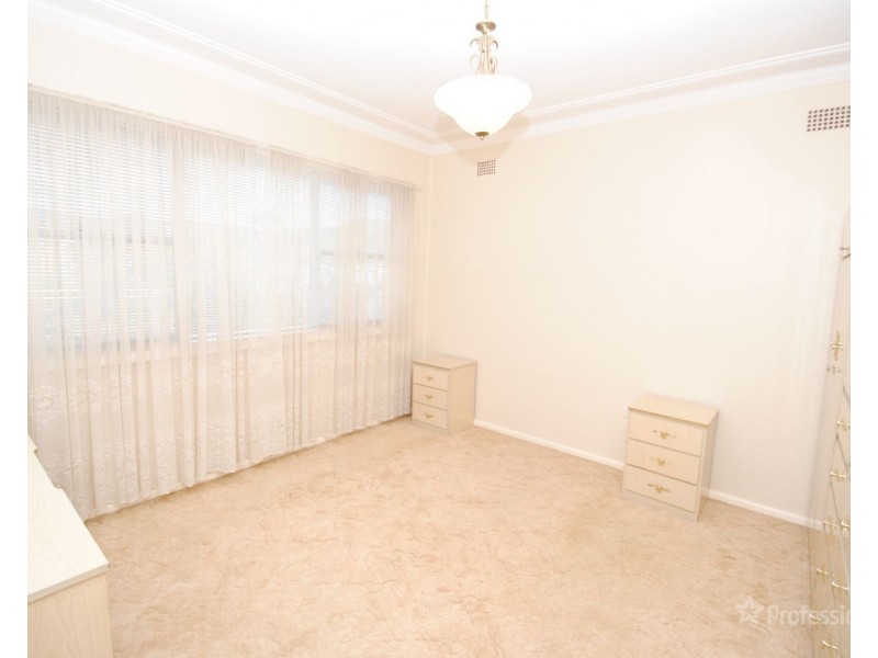 64 Enfield Avenue, Lithgow NSW 2790