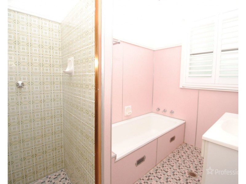 64 Enfield Avenue, Lithgow NSW 2790