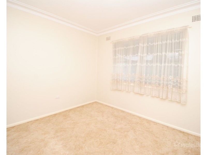 64 Enfield Avenue, Lithgow NSW 2790