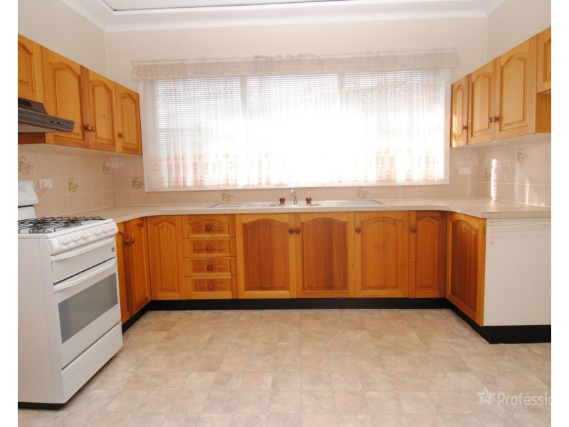 64 Enfield Avenue, Lithgow NSW 2790