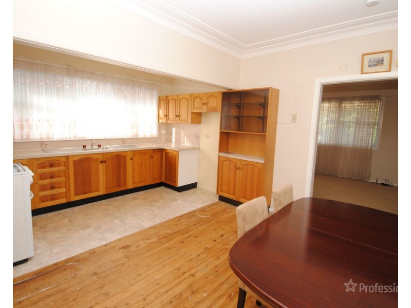64 Enfield Avenue, Lithgow NSW 2790