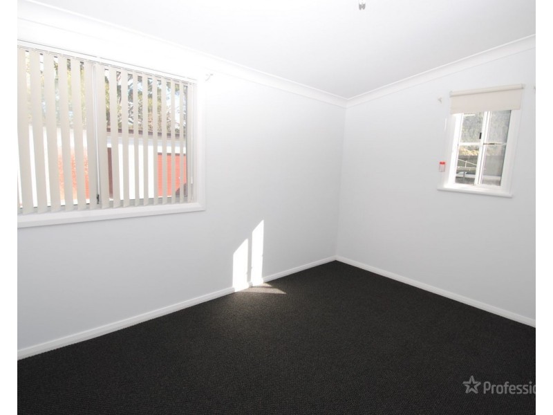 16 Sandford Avenue, Lithgow NSW 2790