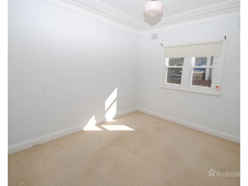 16 Sandford Avenue, Lithgow NSW 2790