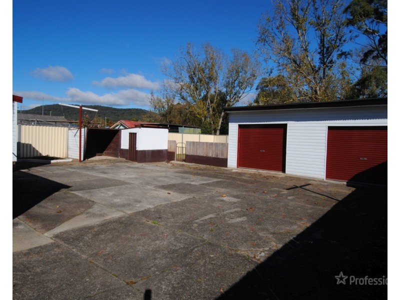 16 Sandford Avenue, Lithgow NSW 2790