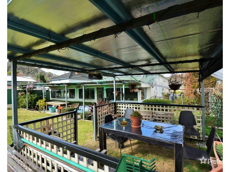 84 Sandford Avenue, Lithgow NSW 2790