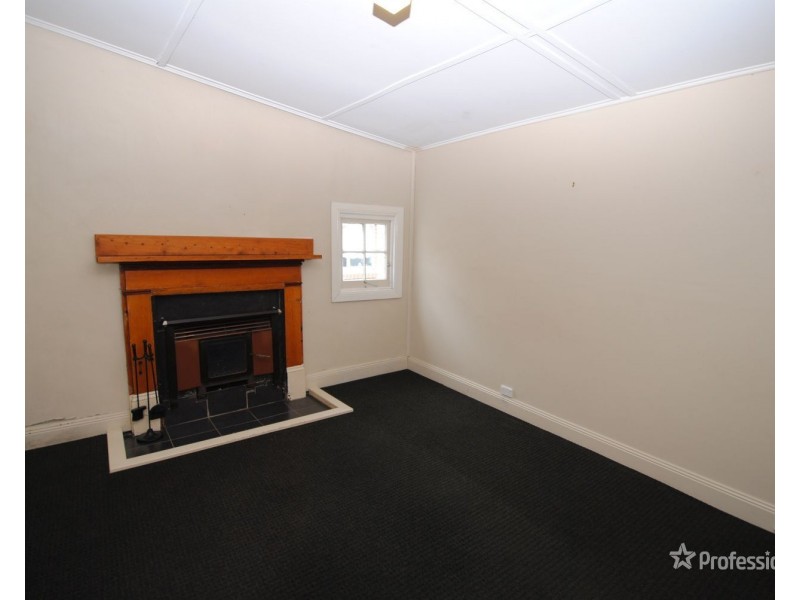 11 Silcock Street, Lithgow NSW 2790