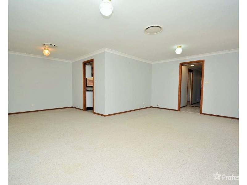 4 Korra Street, Marrangaroo NSW 2790