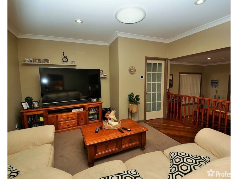 11 Lyon Parade, Wallerawang NSW 2845