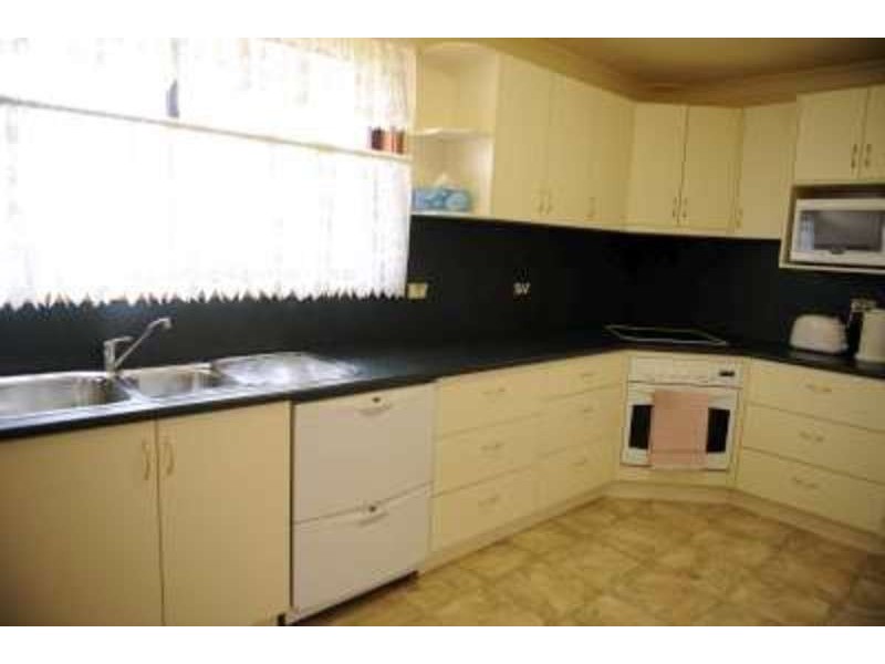 8 Enfield Avenue, Lithgow NSW 2790