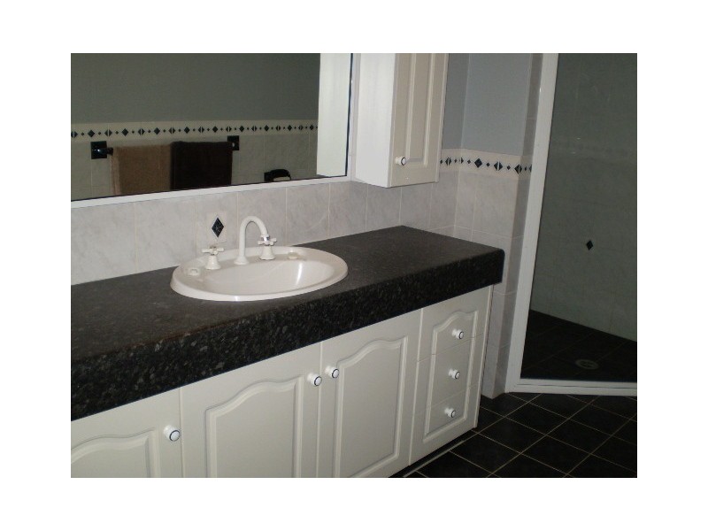 27 Robinia Drive, Lithgow NSW 2790