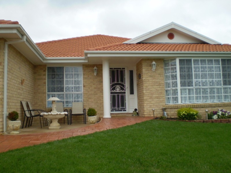 27 Robinia Drive, Lithgow NSW 2790