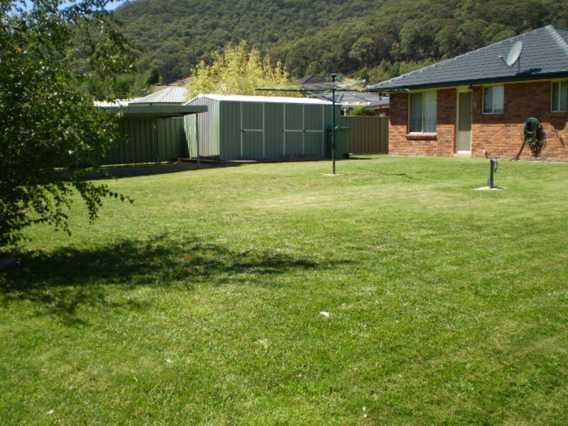 24 Robinia Drive, Lithgow NSW 2790