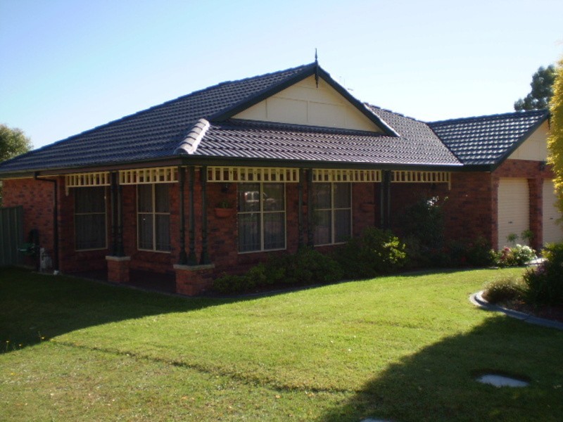 24 Robinia Drive, Lithgow NSW 2790